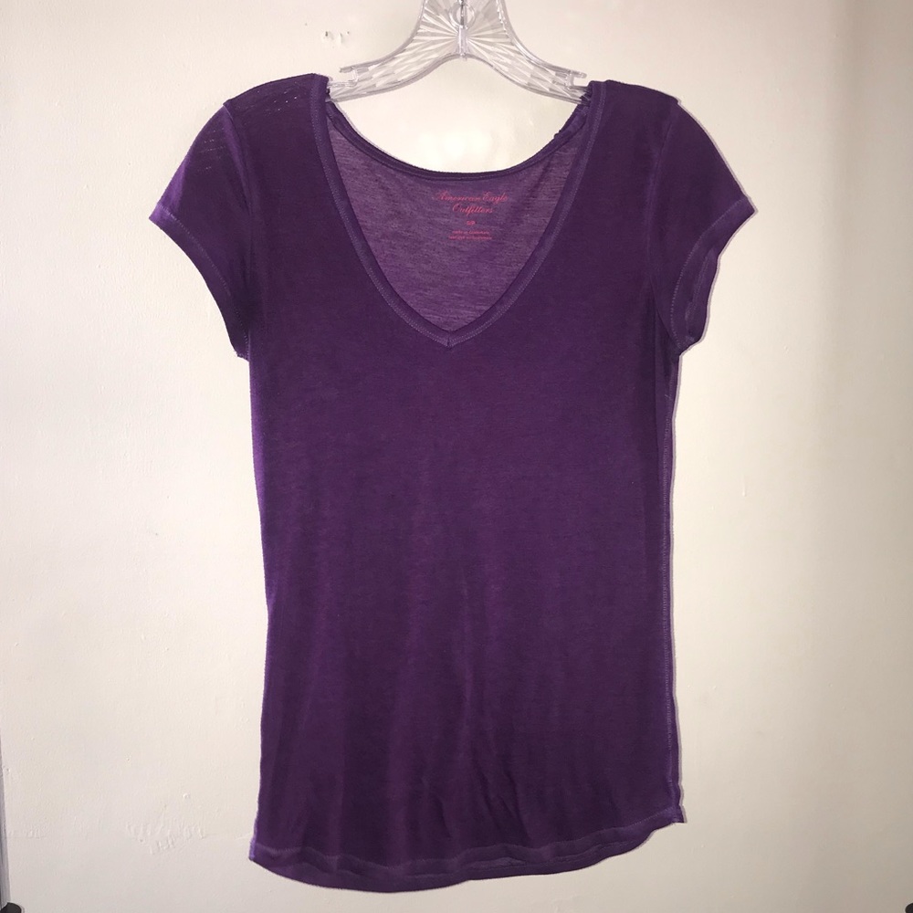 American Eagle V-neck